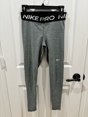 Women’s NIKE PRO Grey Training Leggings
